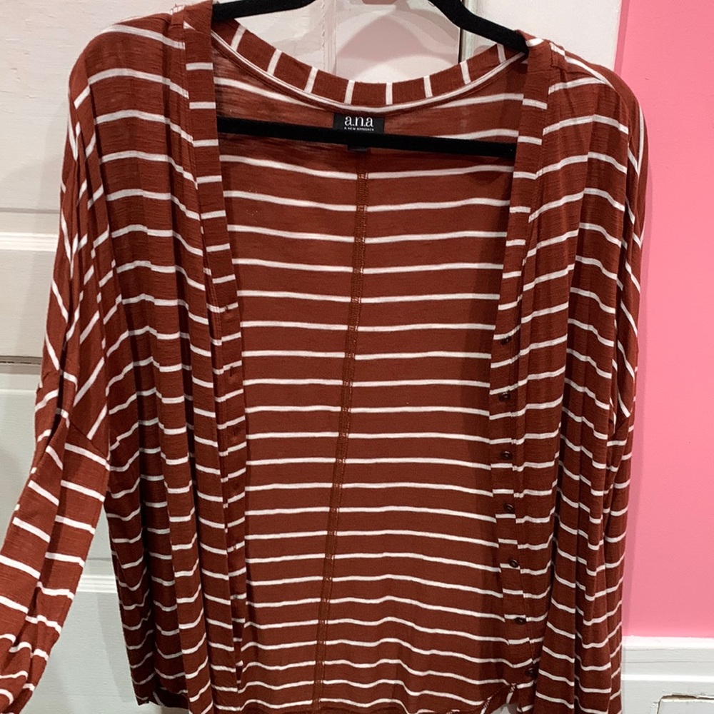 I am selling my the clothes that I don’t use anymore more, to donate to families